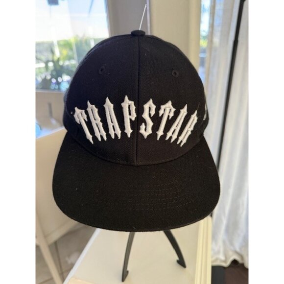 Trapstar Irongate Logo Cap Hat US Seller Skull Black White Made in USA Snap Back - Picture 2 of 9